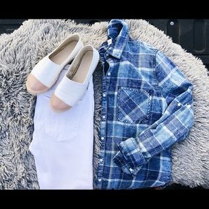 Women’s Button Down Denim Shirt - Size M